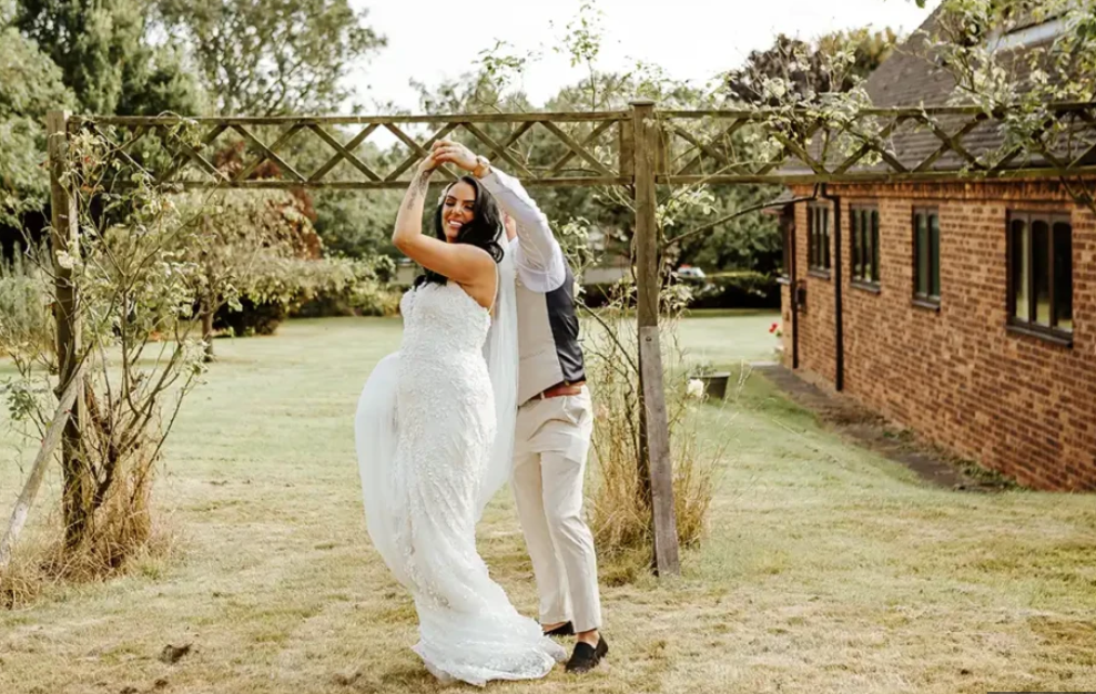 Wedding photography tips help beginners shoot better: Get smart about business