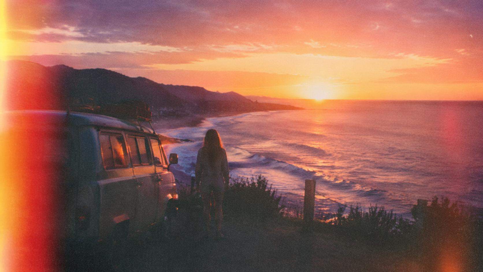 Dreamina film burn filter prompt example 4: VHS sunset overlay