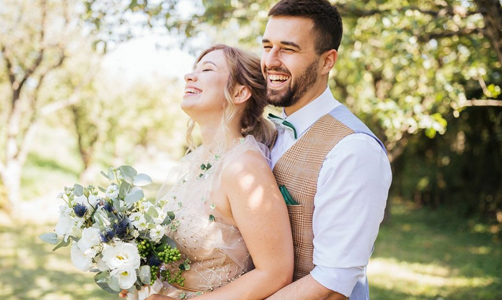 Wedding photography tips help beginners shoot better: Understand your couples deeply