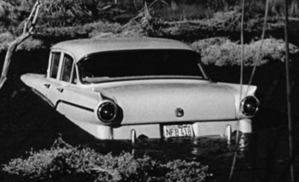 Psycho (1960) crane shots in film