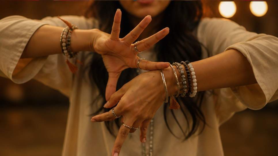 JJremix Naim Video — Rhythm close-up