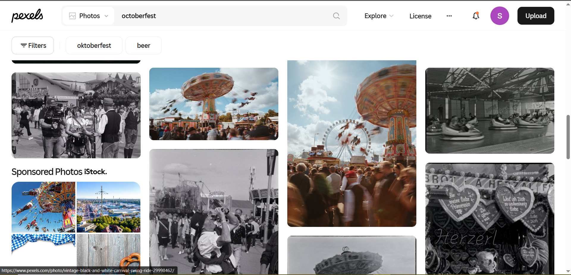 Screenshot showing Pexels' Oktoberfest background images