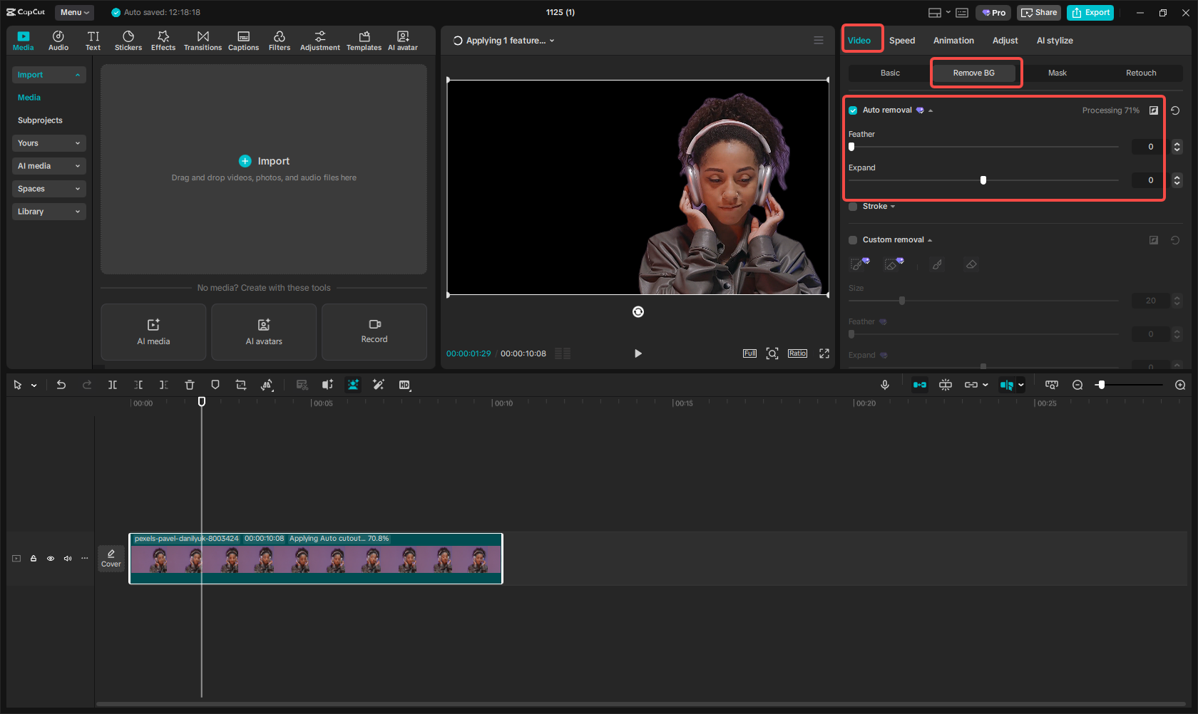 Use auto removal to remove the video background