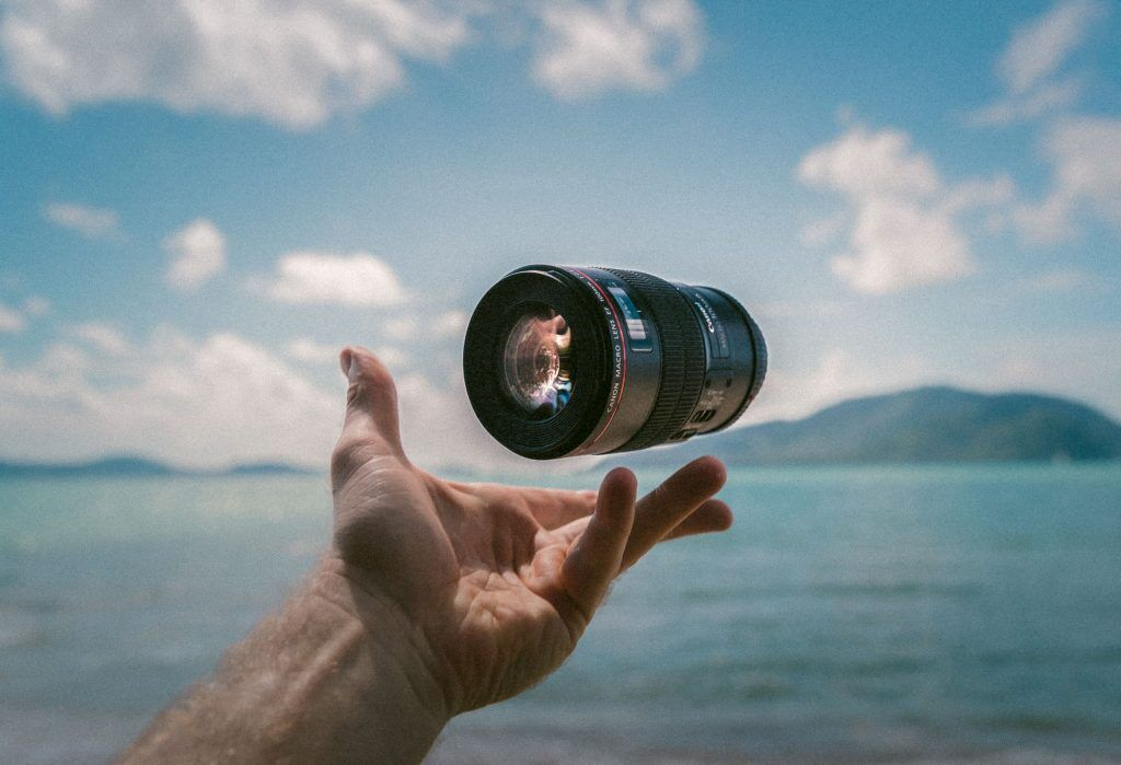 Zoom lens for travel photography