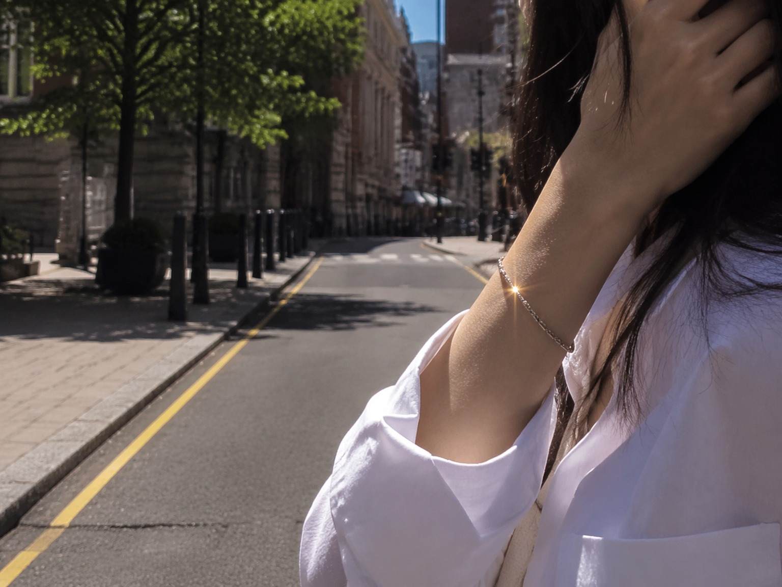 remove jewelry from video feature image 4