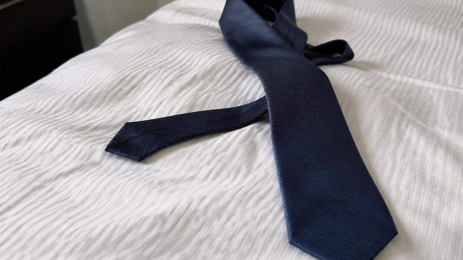 Dreamina remove tie from video prompt example 6: Prepare a before-and-after test
