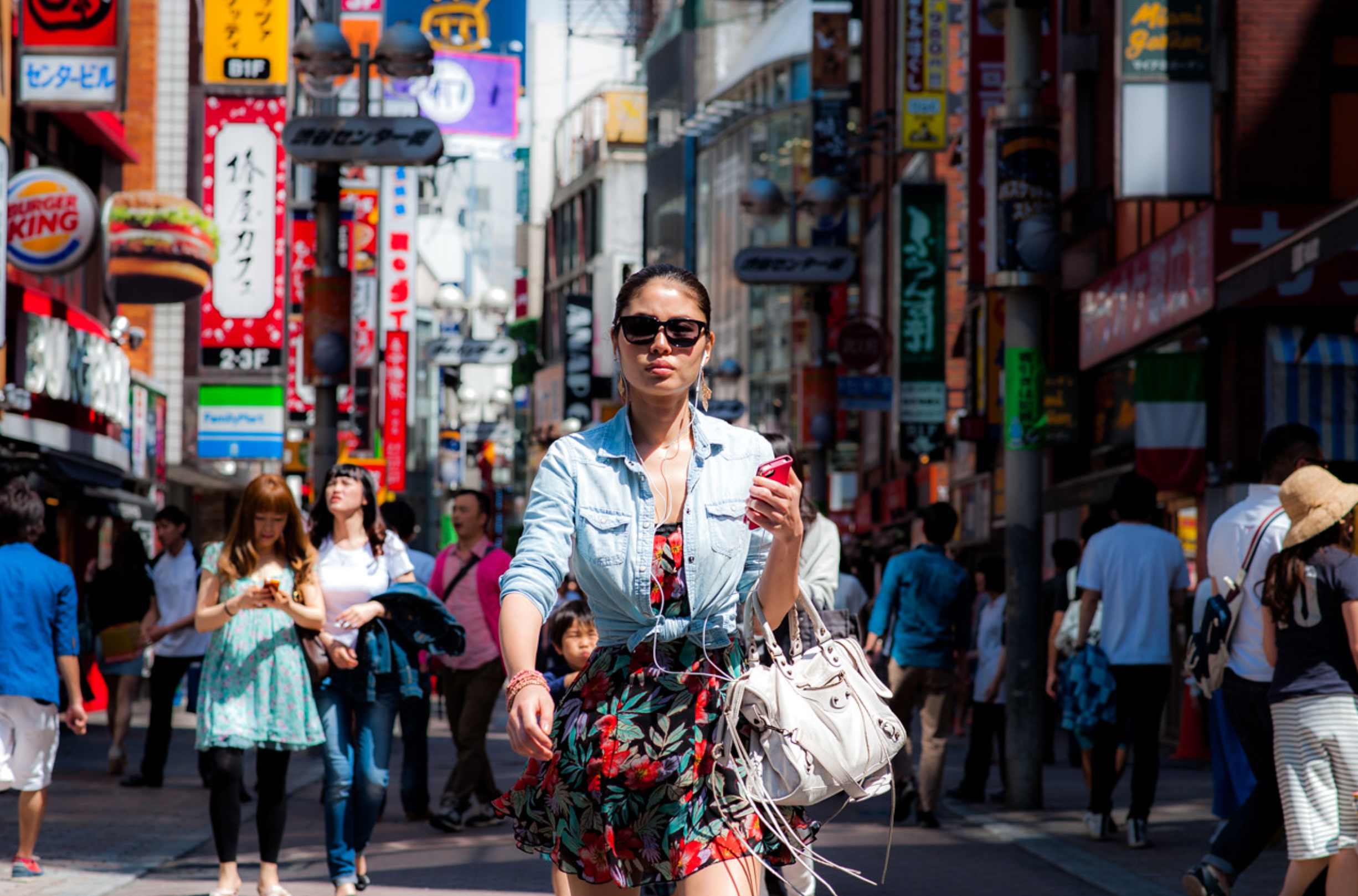 10 quick and easy street photography tips you should try: Embrace spontaneity and patience