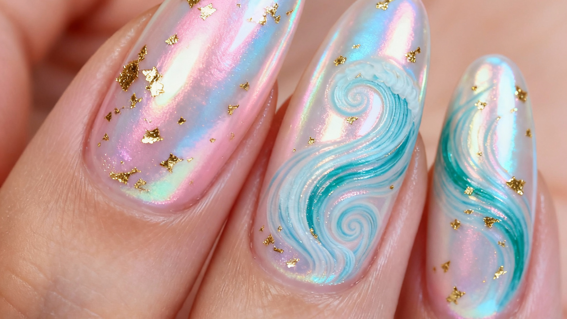 Sea-inspired nail design