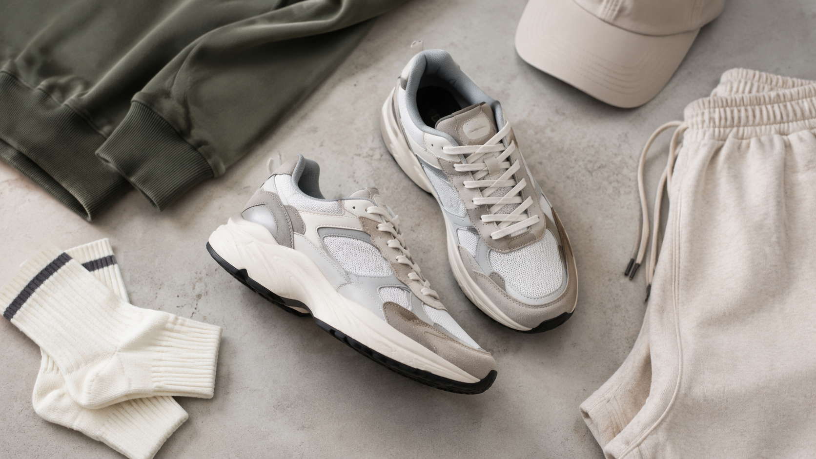 Dreamina virtual sneakers try on prompt example 3: Minimal White Sneakers