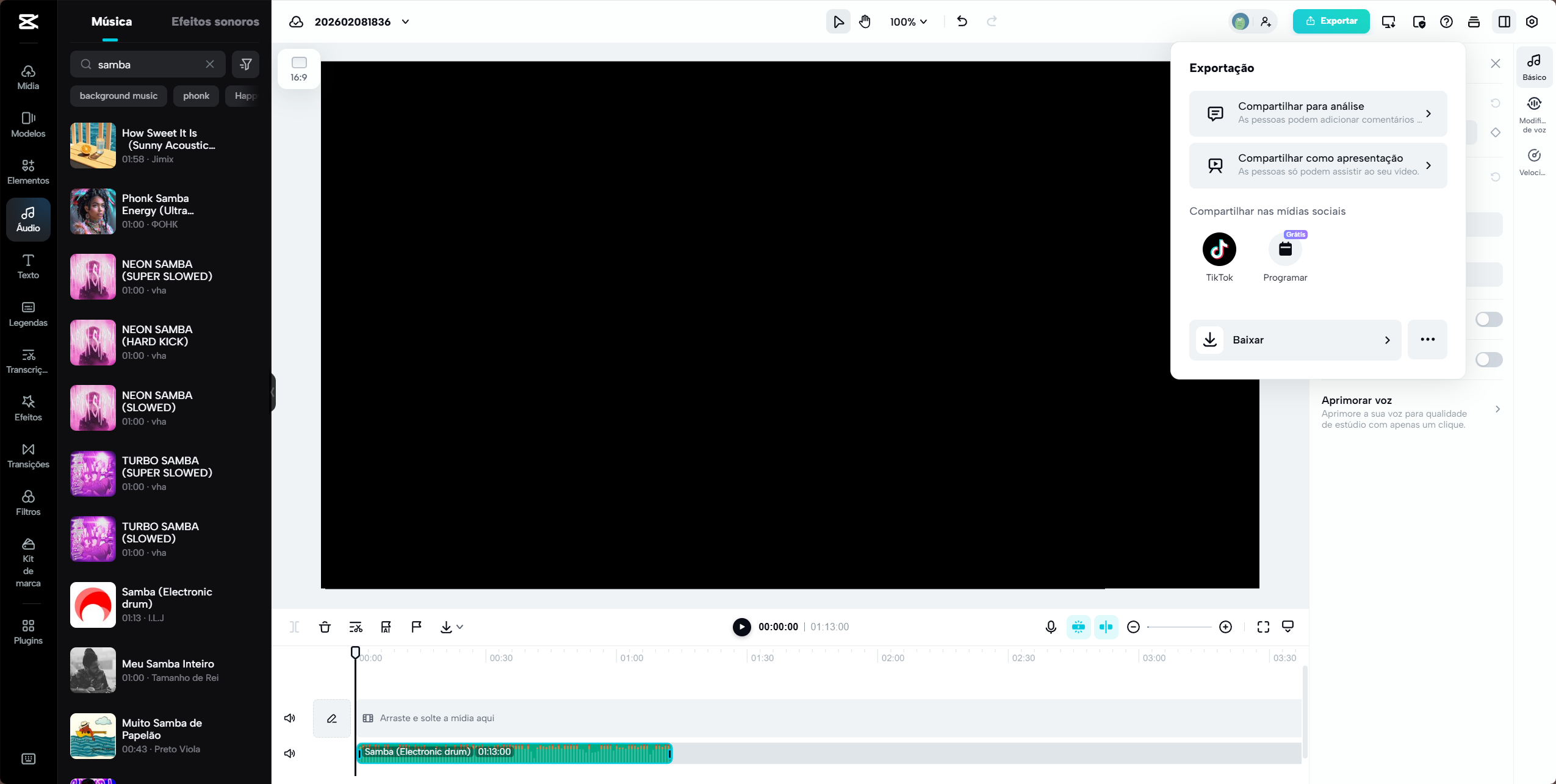 CapCut Online mostrando opções de exportação de áudio, escolha de formato e botão para salvar e compartilhar o arquivo final.
