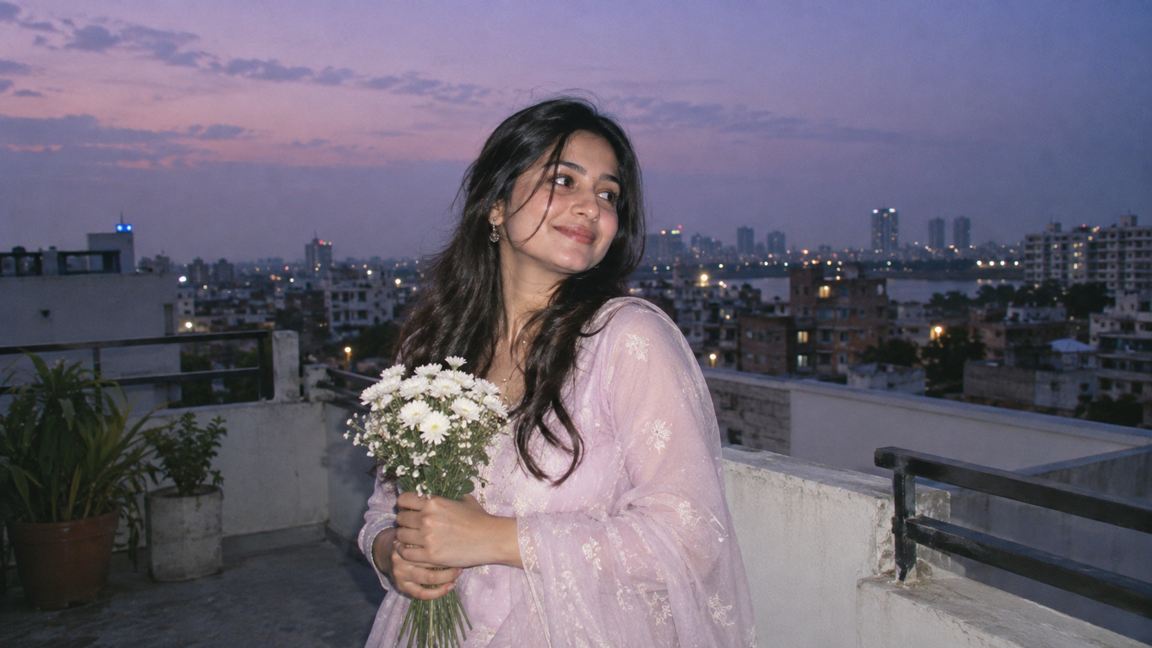 Rooftop Blue-Hour Ritratto per pronto ayesha