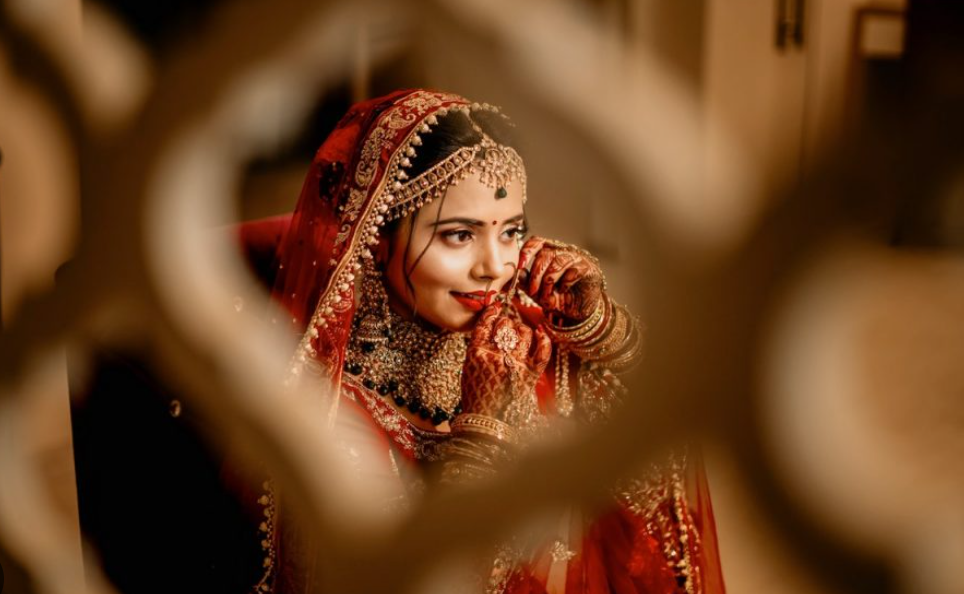 How to take candid shots like an expert: Use small, unobtrusive equipment