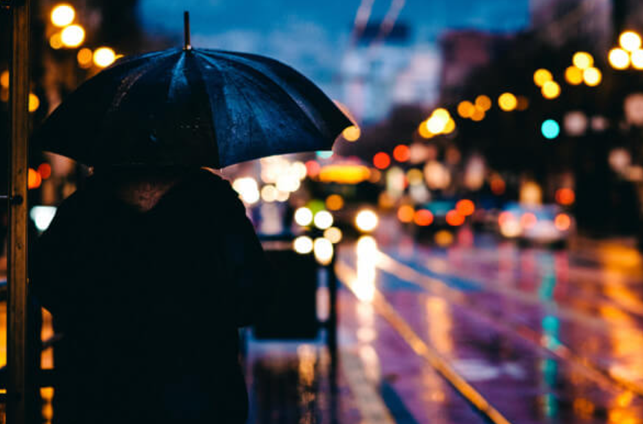 Outdoor artificial light - a type of ambient lighting