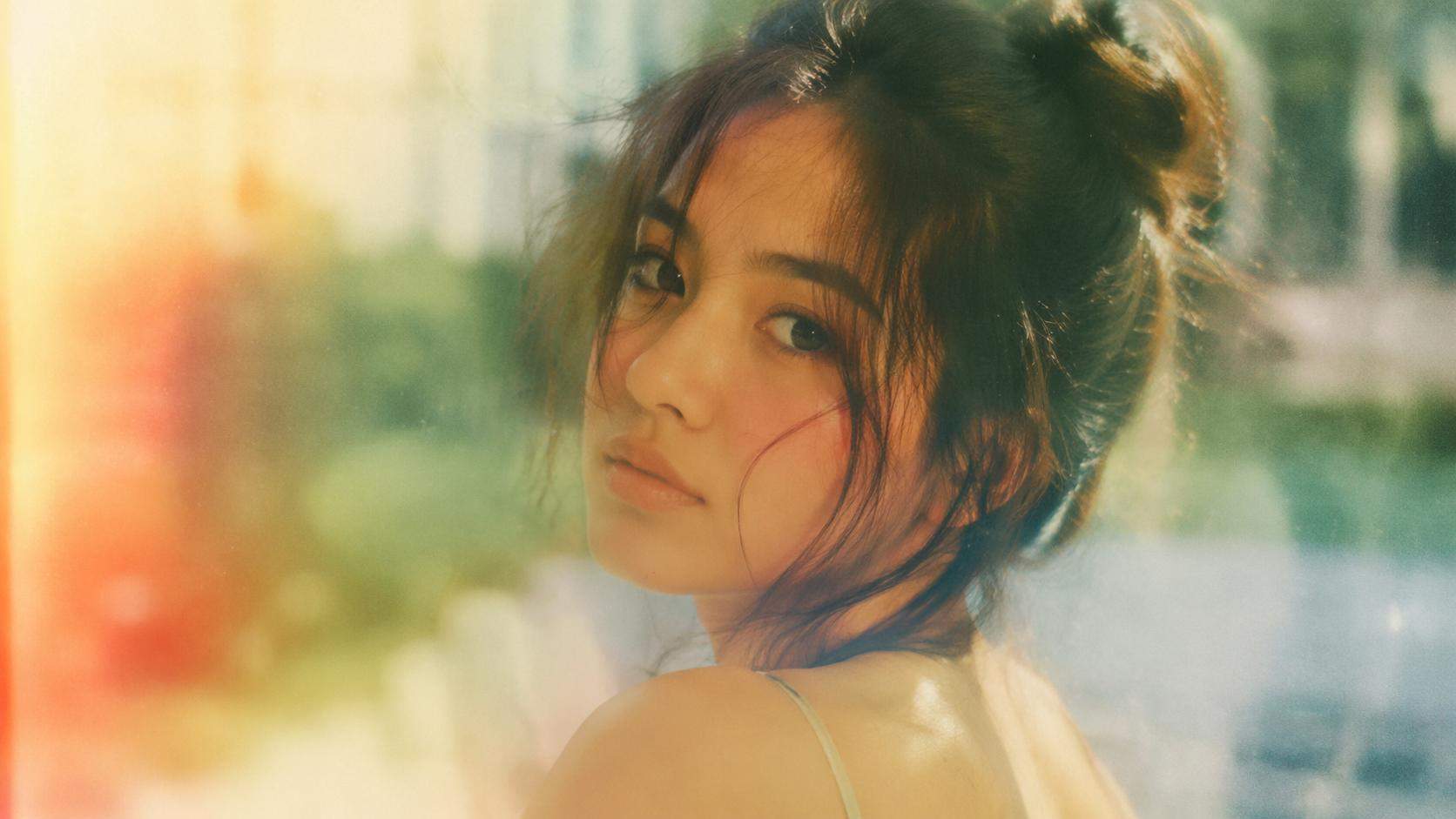 Dreamina film burn filter prompt example 3: Dreamy analog portrait