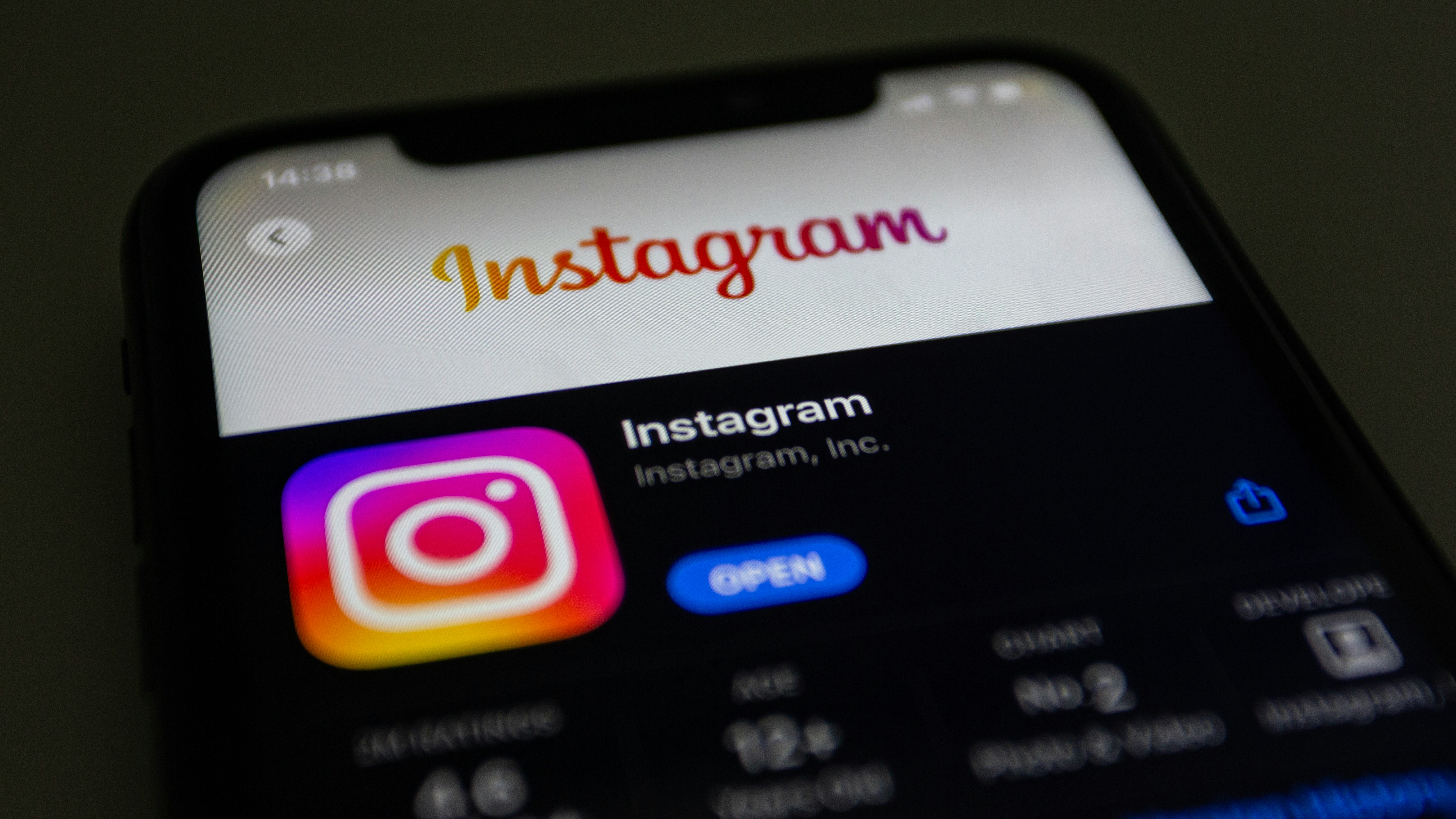 Limitations to Instagram private life