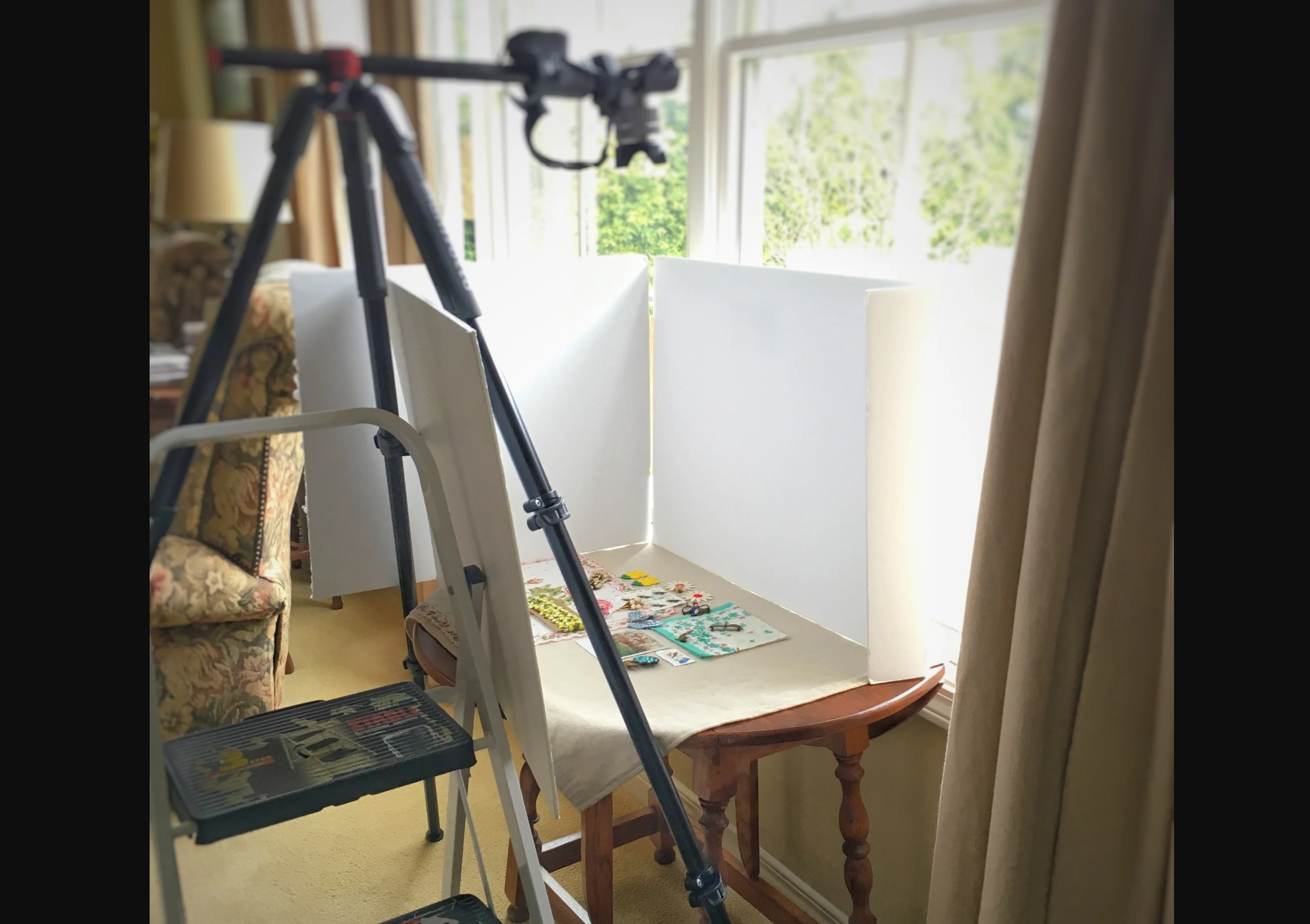 10 simple steps to set up flat lay photography: Choose a light source