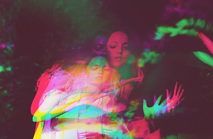 What is the chromatic aberration effect