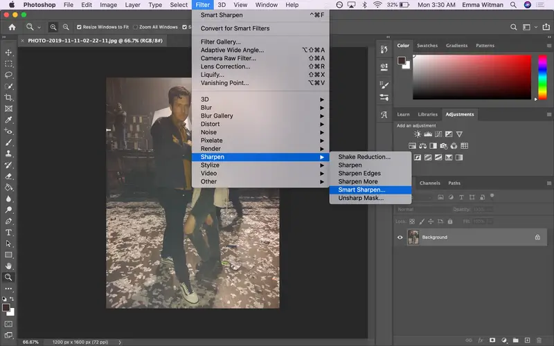 Apply the Smart Sharpen effect in Photoshop