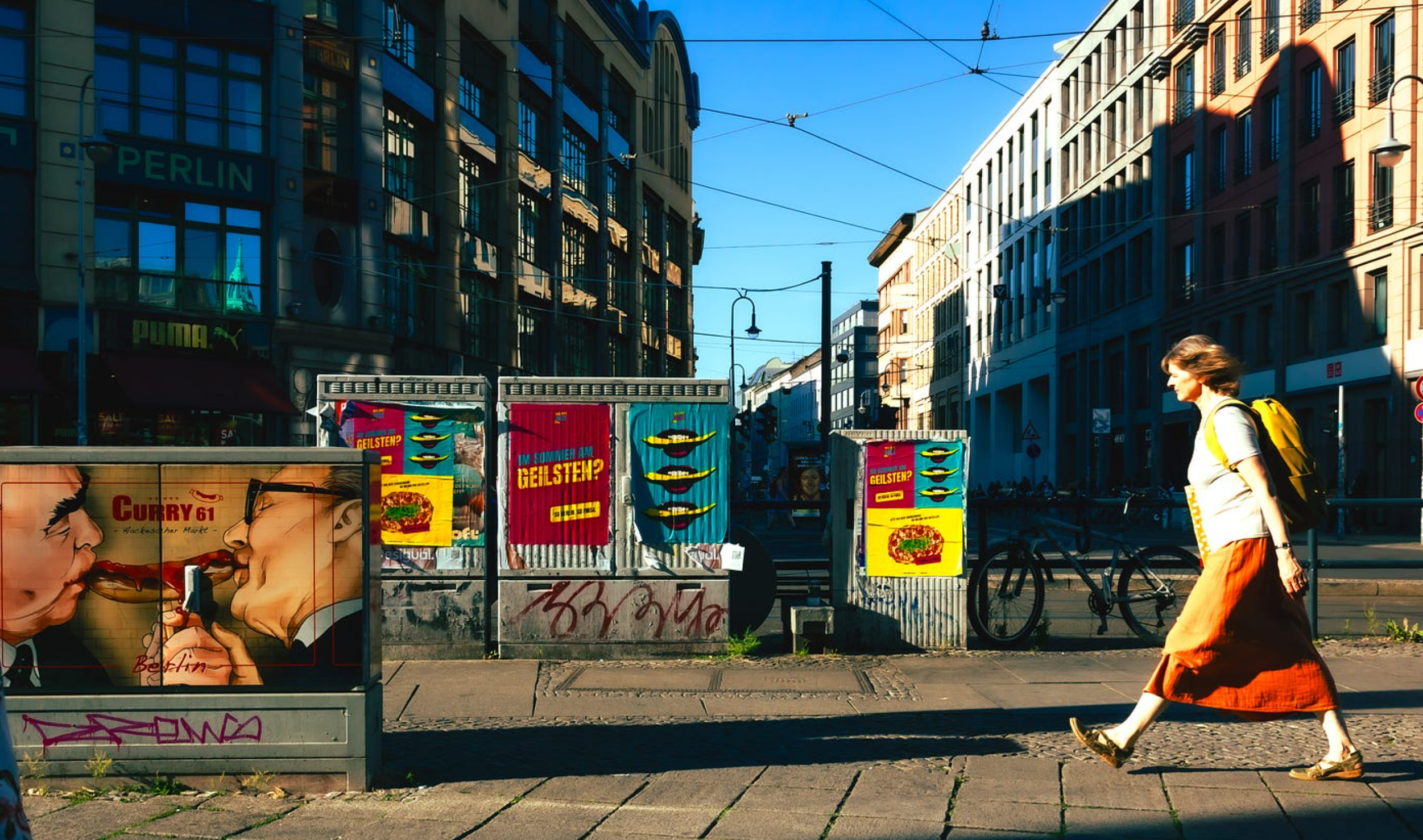 10 quick and easy street photography tips you should try: Light, moment, and composition