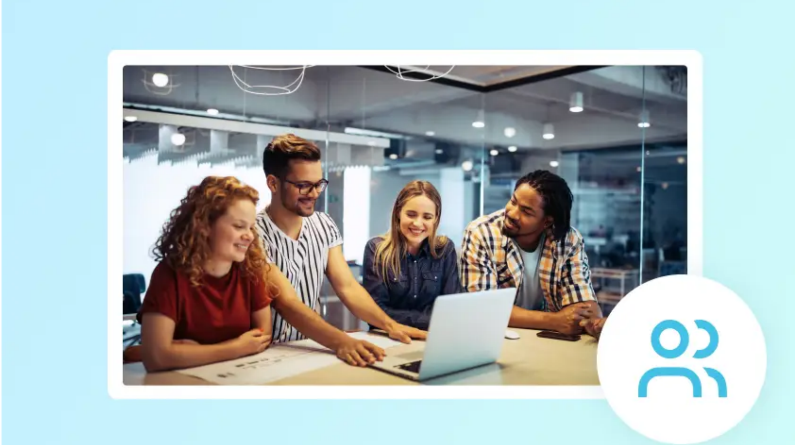 Criador de conteúdo usando editor online para vídeos criativos de Carnaval