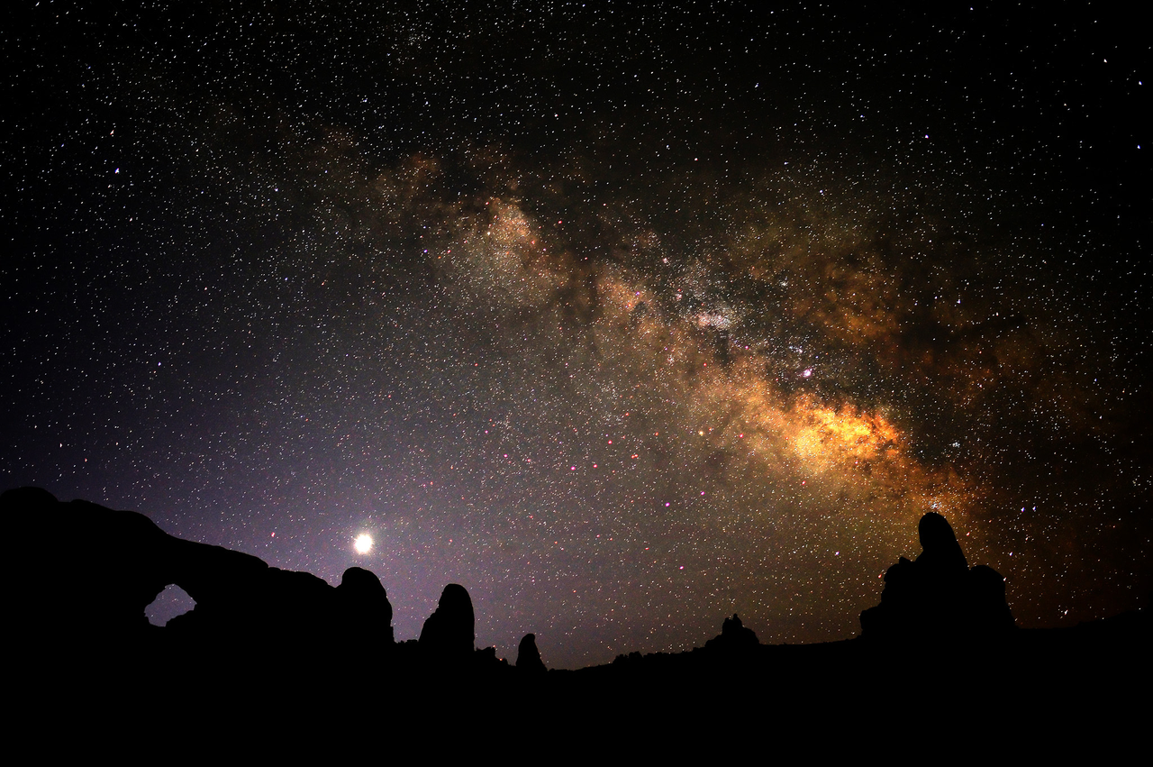 Long-exposure stars and Milky Way in the night sky