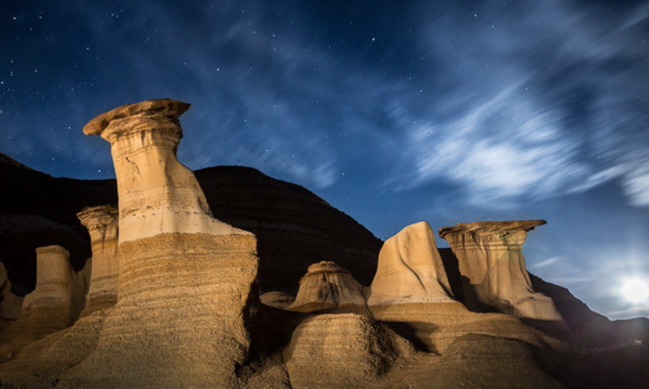 Best ideas for blue hour photography: Light painting and creative artificial light