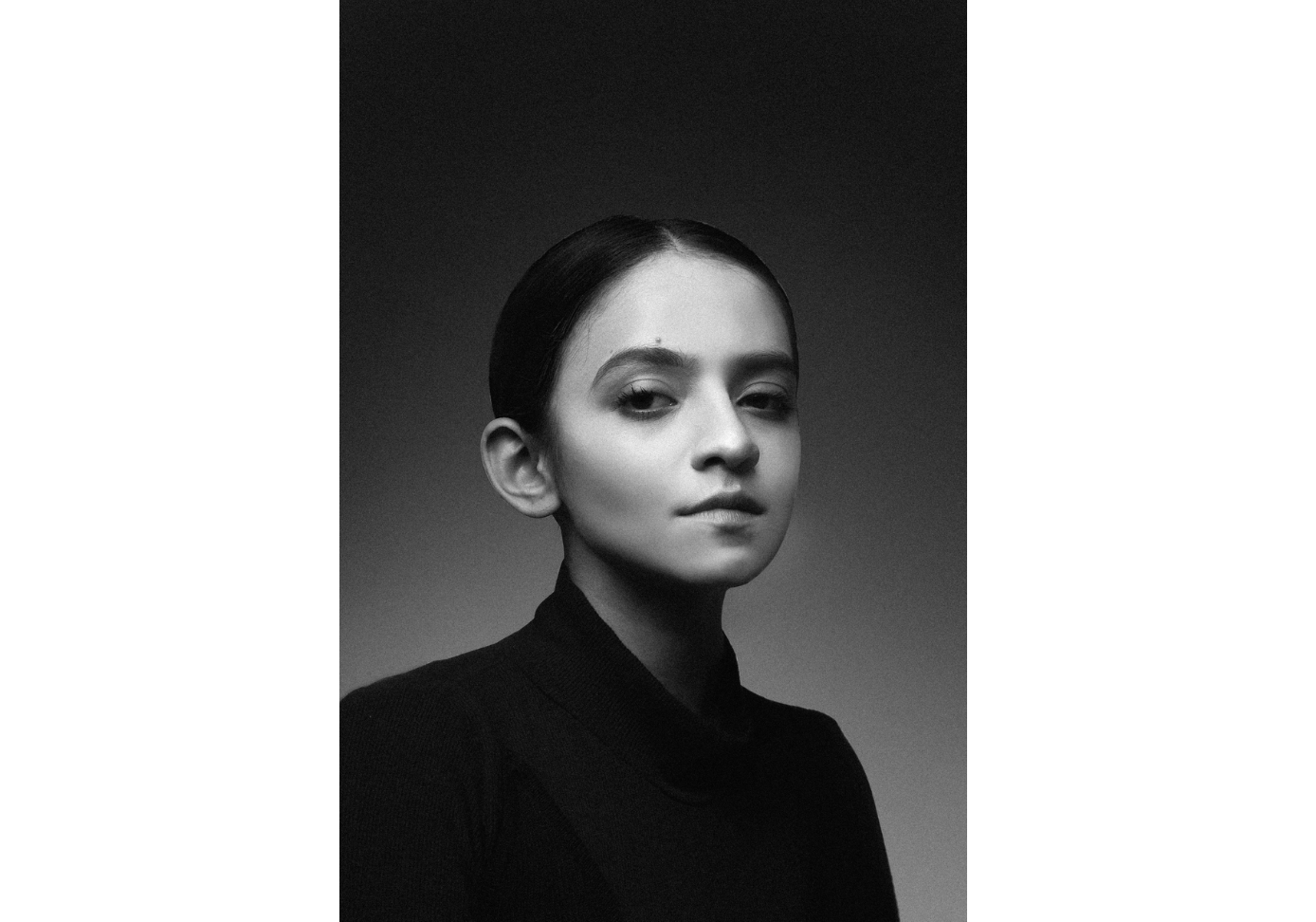 Potret hitam putih sebagai gambar profil