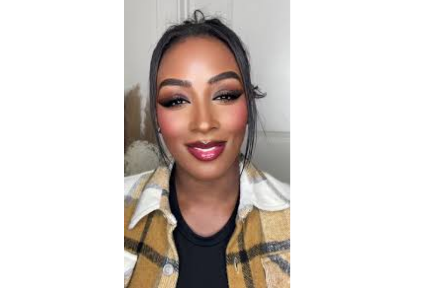 TikTok Bold Glamour filter on brown eyes