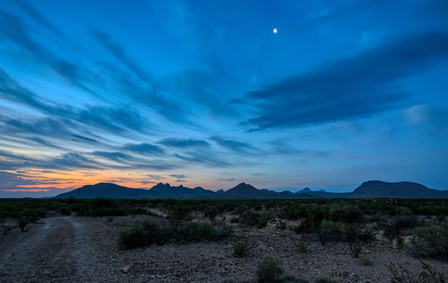 Why should you start blue hour street photography
