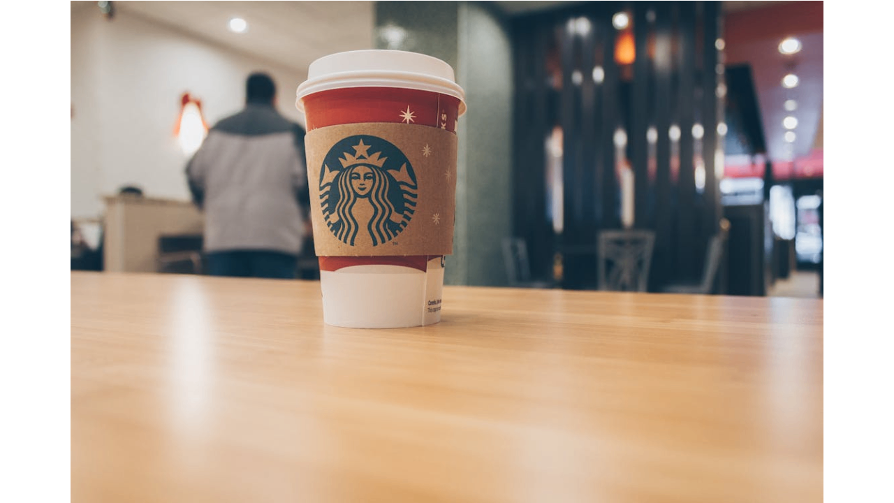 Starbucks' #redcupcontest