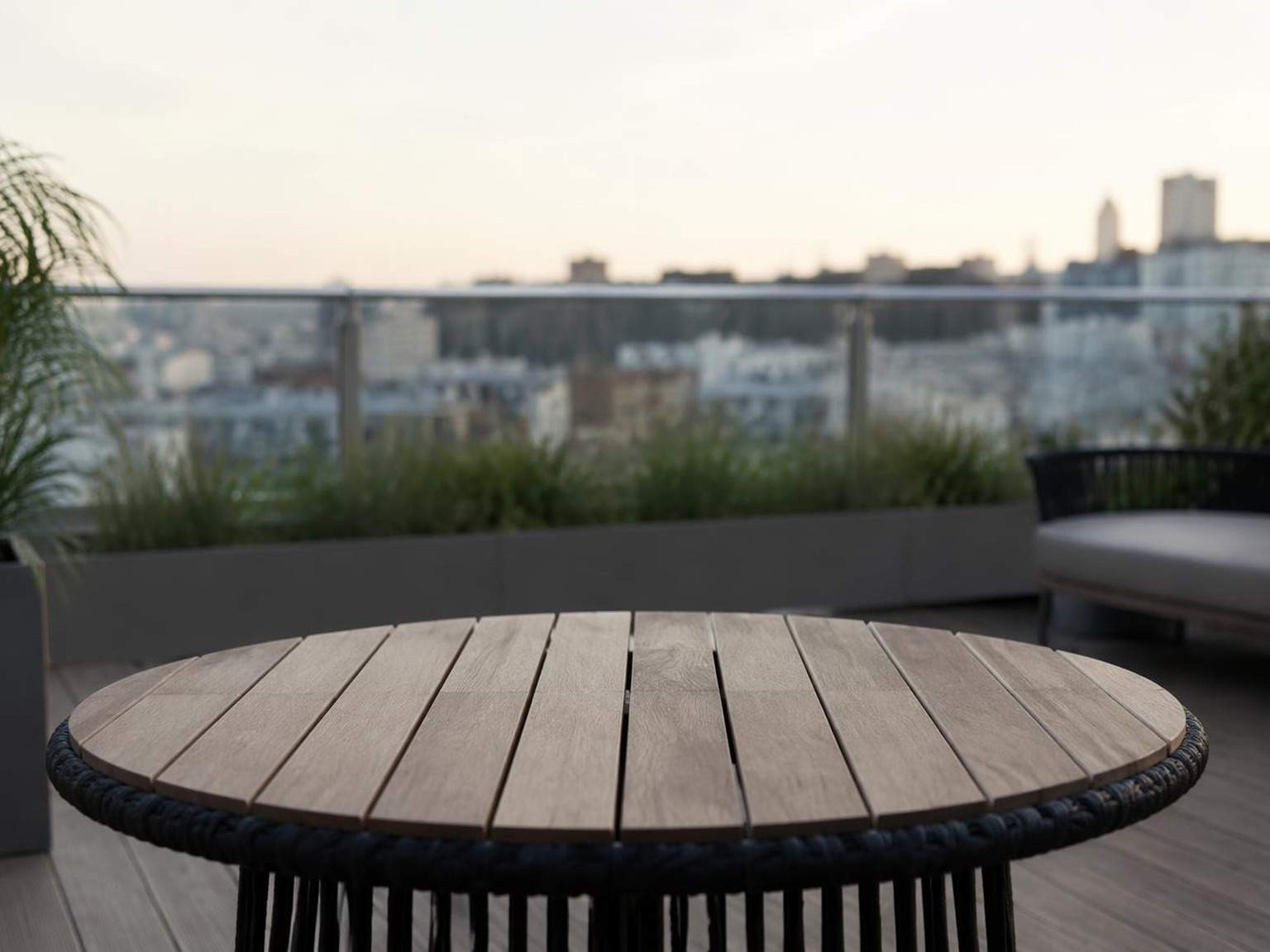 remove table from video creator review avatar 1