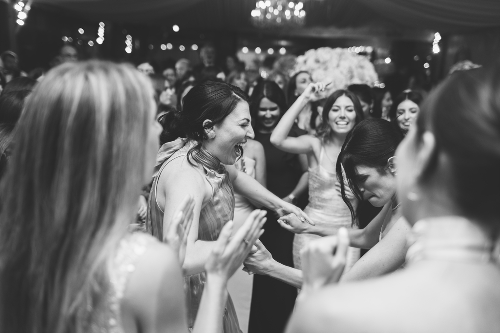 Photojournalistic photography for weddings