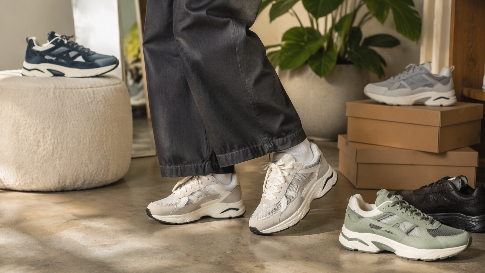 Dreamina virtual sneakers try on: Compare realistic variations faster