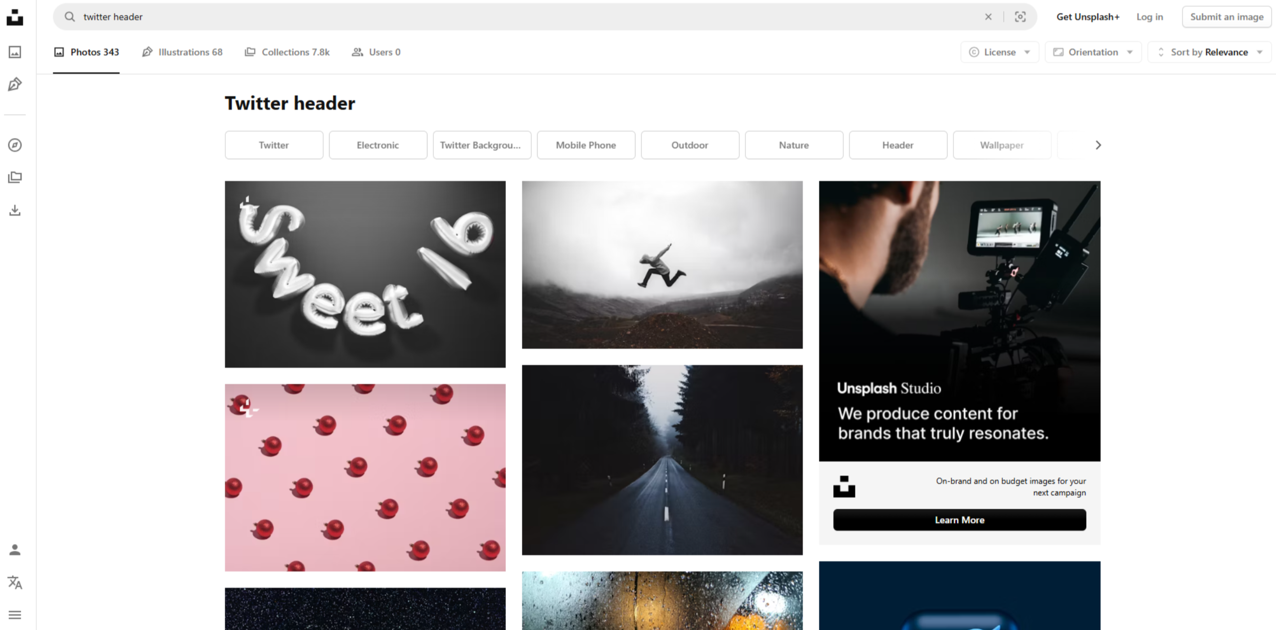 Інтерфейс Unsplash - ще одне місце, де можна знайти безкоштовні фотографії заголовків Twitter