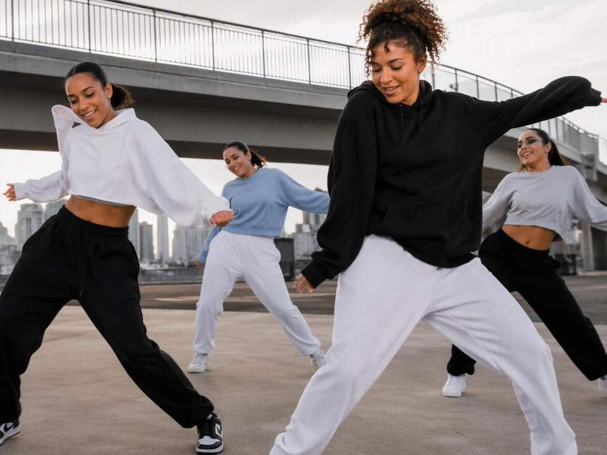 Cartão de prompt do gerador de dança IA TikTok foto real distinta 3 em 4: 3
