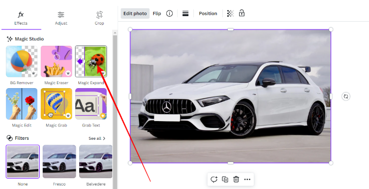 Using the Canva AI image expander