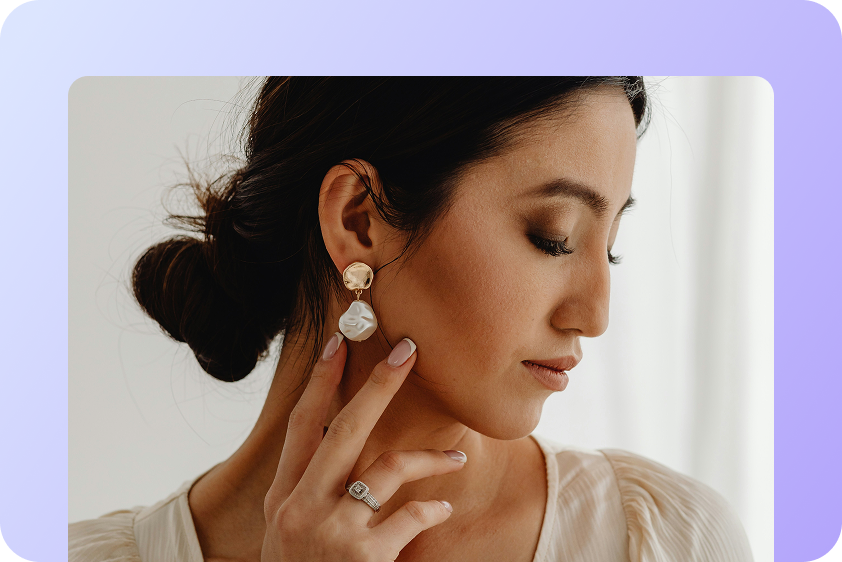 Графические материалы для маркетинга увеличиваются без потерь качества, сохраняя четкость логотипов, текста и элементов дизайна.