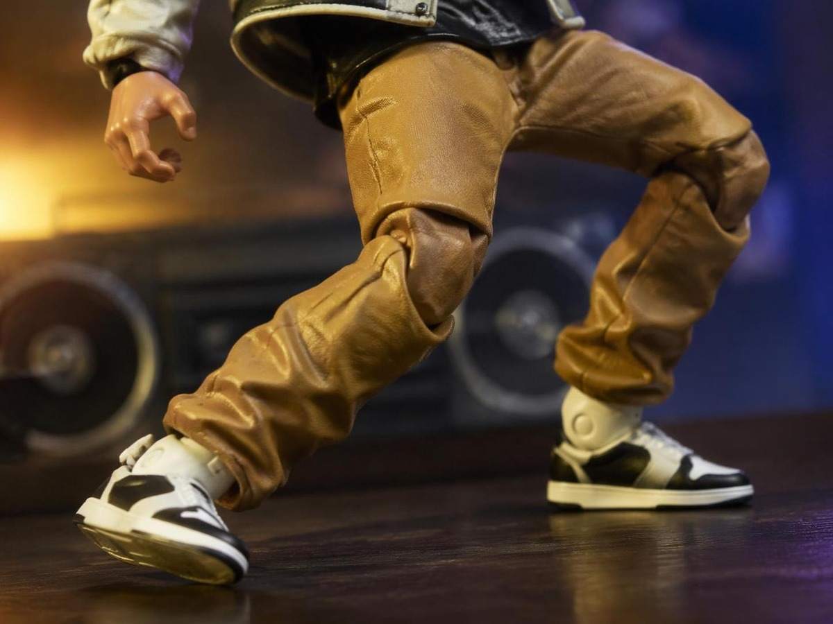 actionfigur dansgenerator AI snabb omslag 1 i 4: 3