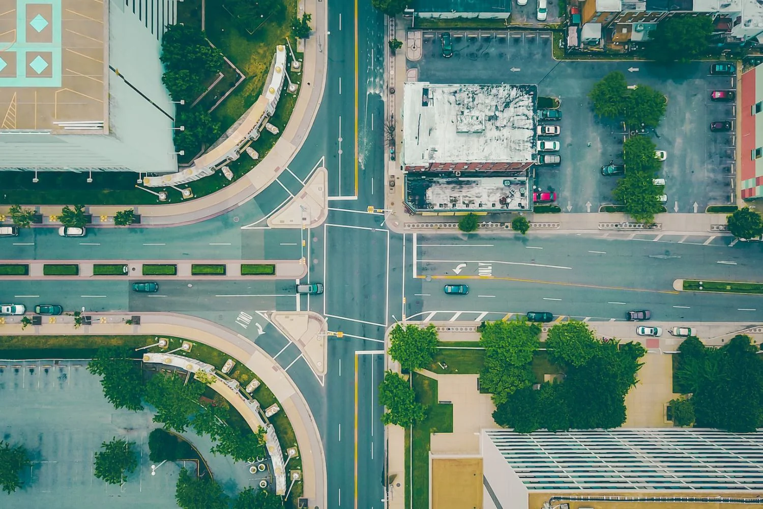 A bird's-eye view street photography idea