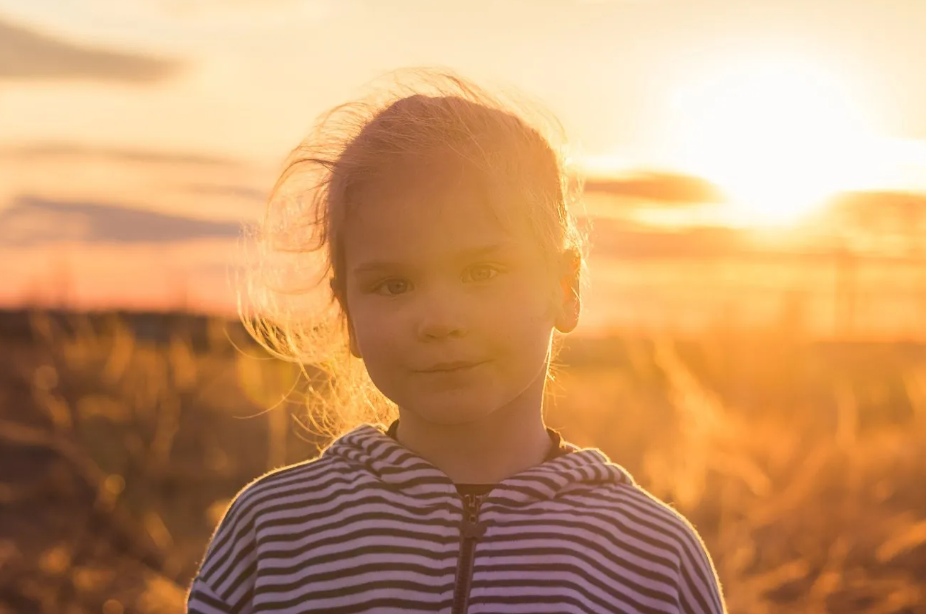 Outdoor sunlight - one of the types of ambient lighting