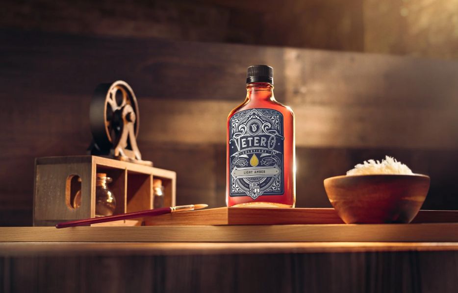 Key characteristics of a hero shot image