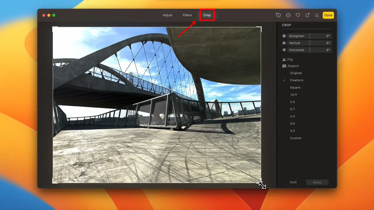 Adjusting the frame to crop a photo using Mac built-in tools