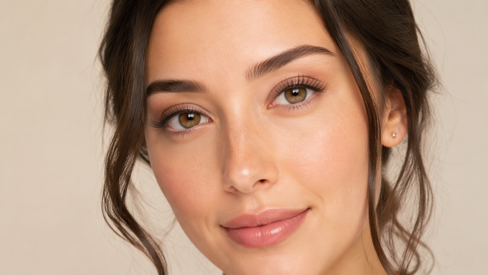 Dreamina virtual eyelash try on prompt example 1: natural curled lashes preview
