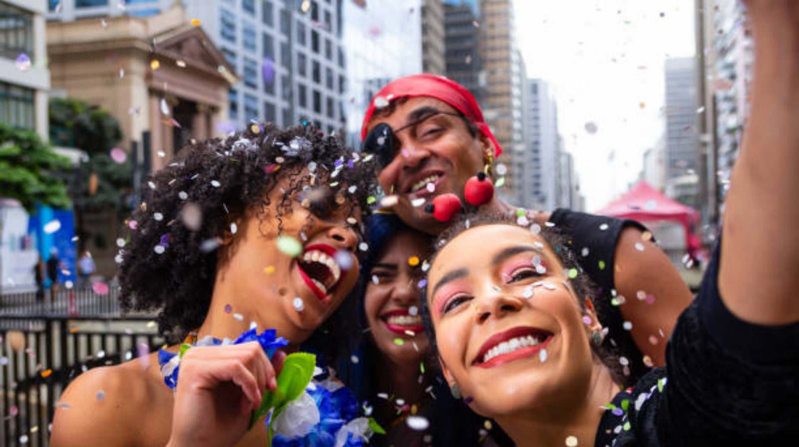 Crie Imagens e Cartazes de Carnaval com IA no CapCut Online