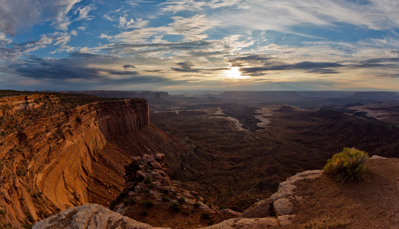 Use lens distortion creatively: Landscape foregrounds