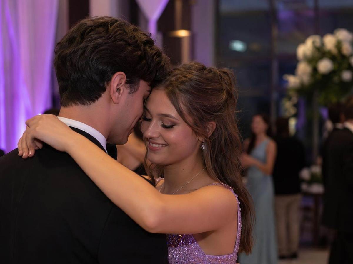 prom dance video generator prompt card distinct real photo 1 in 4:3