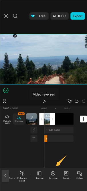ビデオクリップをCapCutアプリで逆再生する