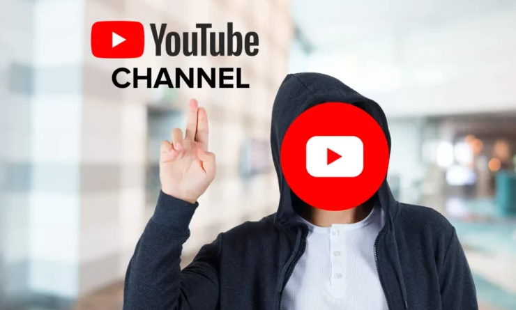 Konsep saluran YouTube tanpa wajah dengan seseorang memakai hoodie dan wajah logo YouTube, melambangkan kandungan tanpa nama.