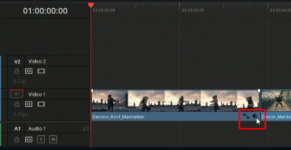 Dodawanie klatek kluczowych do powiększenia obowiązującego w DaVinci Resolve