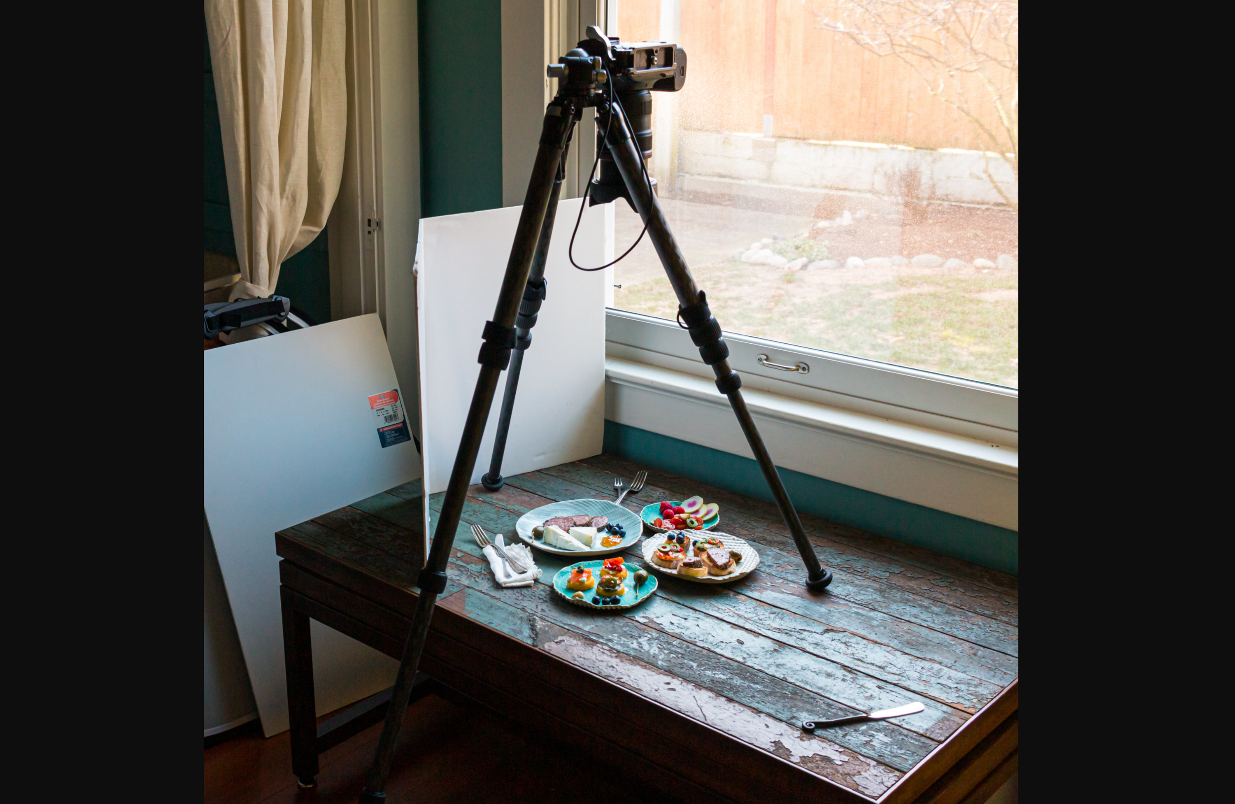 10 simple steps to set up flat lay photography: Position the camera and the tripod